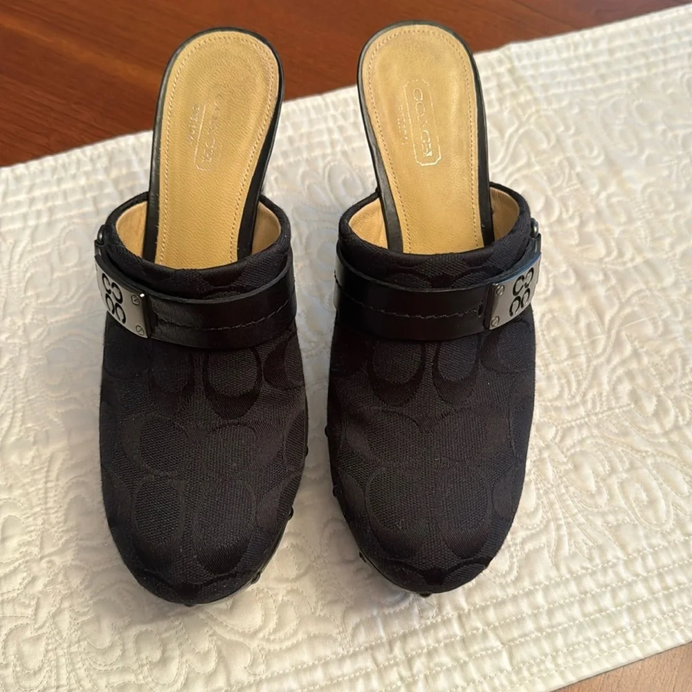 Coach clogs. - Picture 1 of 6